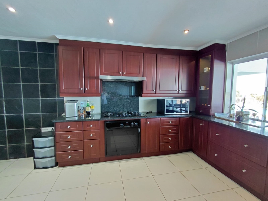 5 Bedroom Property for Sale in Jeffreys Bay Central Eastern Cape